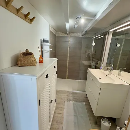 Pavillon Rénové Avec Terrasse&piscine Hébergement de vacances