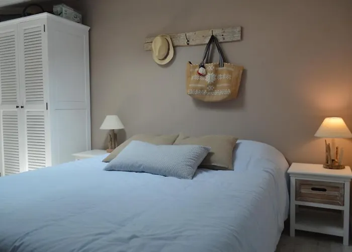 Pavillon Renove Avec Terrasse & Piscine * גרואיסאן