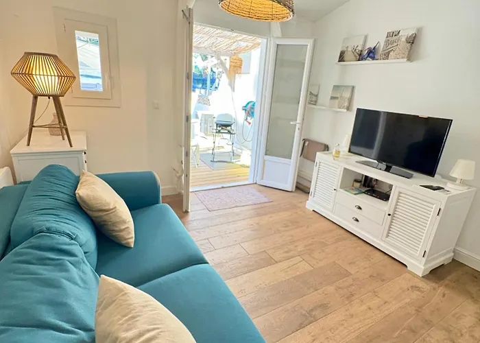 Pavillon Renove Avec Terrasse & Piscine Holiday home *